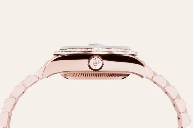 Rolex 
Lady-Datejust
Oyster, 28 mm, oro Everose y diamantes
M279135RBR-0001