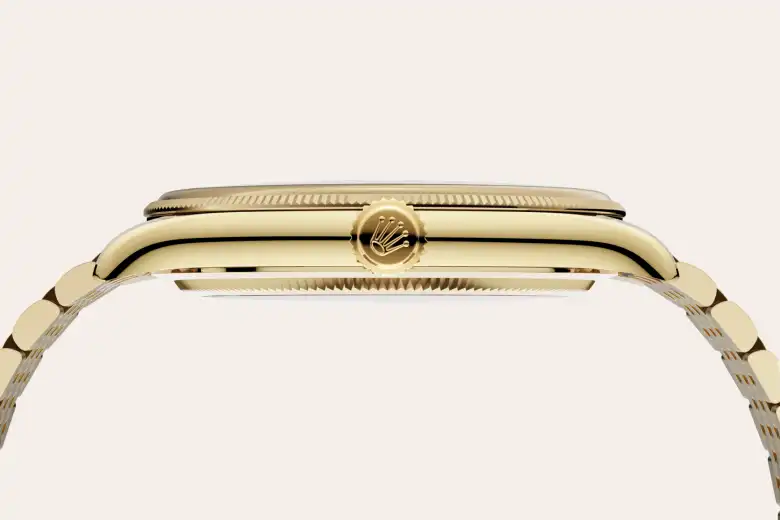 Rolex 
1908
39 mm, oro amarillo de 18 quilates, acabado pulido
M52508-0008