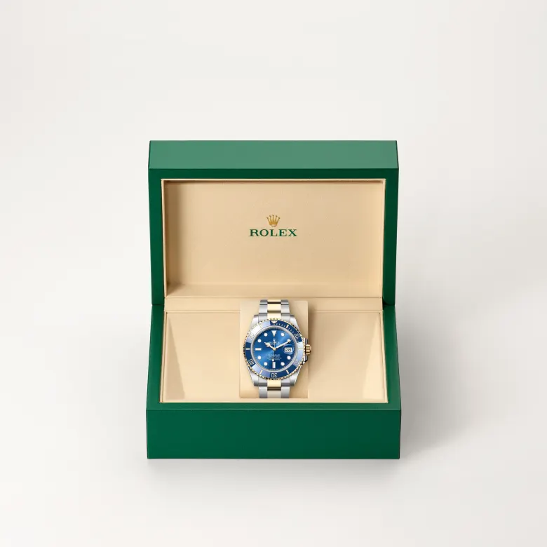 Rolex 
Submariner Date
Oyster, 41 mm, acero Oystersteel y oro amarillo
M126613LB-0002