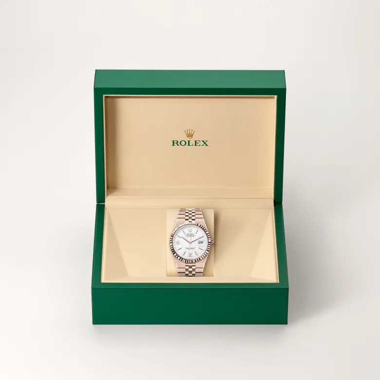 Rolex 
Land-Dweller 40
Oyster, 40 mm, oro Everose
M127335-0001
