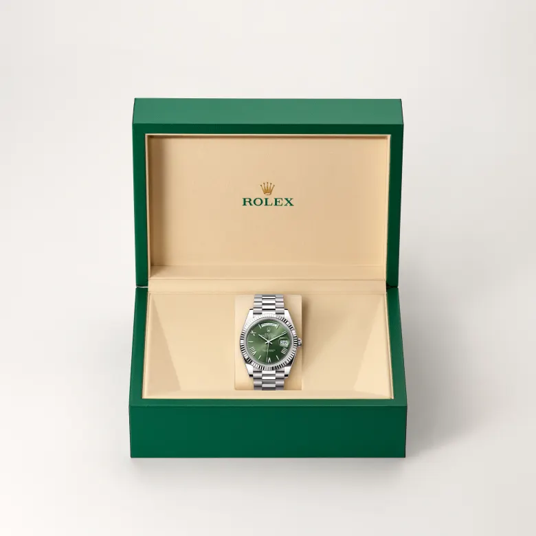 Rolex 
Day-Date 40
Oyster, 40 mm, oro blanco
M228239-0033