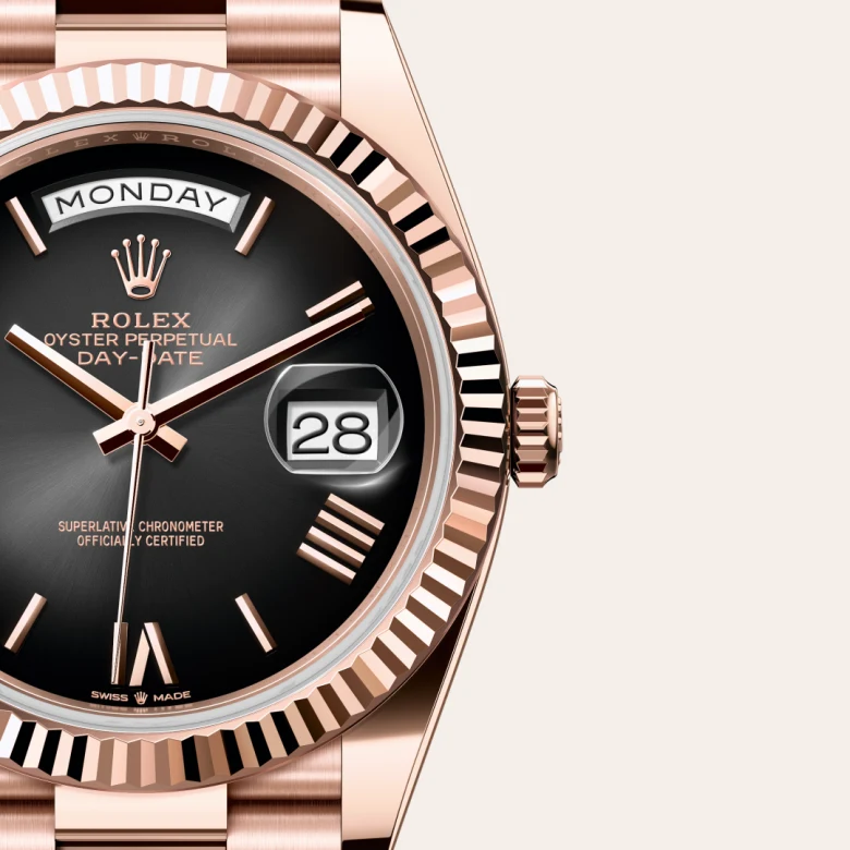 Rolex 
Day-Date 40
Oyster, 40 mm, oro Everose
M228235-0055