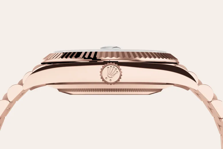 Rolex 
Day-Date 40
Oyster, 40 mm, oro Everose
M228235-0055