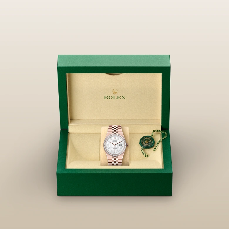 Rolex 
Land-Dweller 36
Oyster, 36 mm, oro Everose y diamantes
M127285TBR-0002