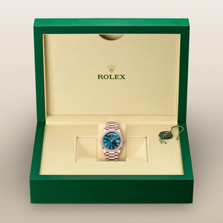 Rolex 
Day-Date 36
Oyster, 36 mm, oro Everose y diamantes
M128395TBR-0032