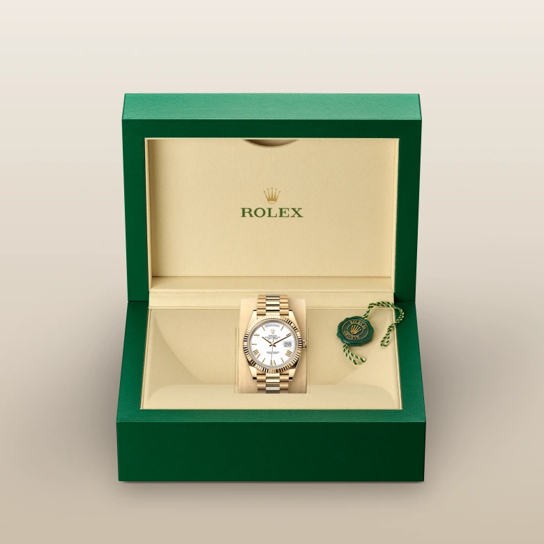 Rolex 
Day-Date 40
Oyster, 40 mm, oro amarillo
M228238-0042