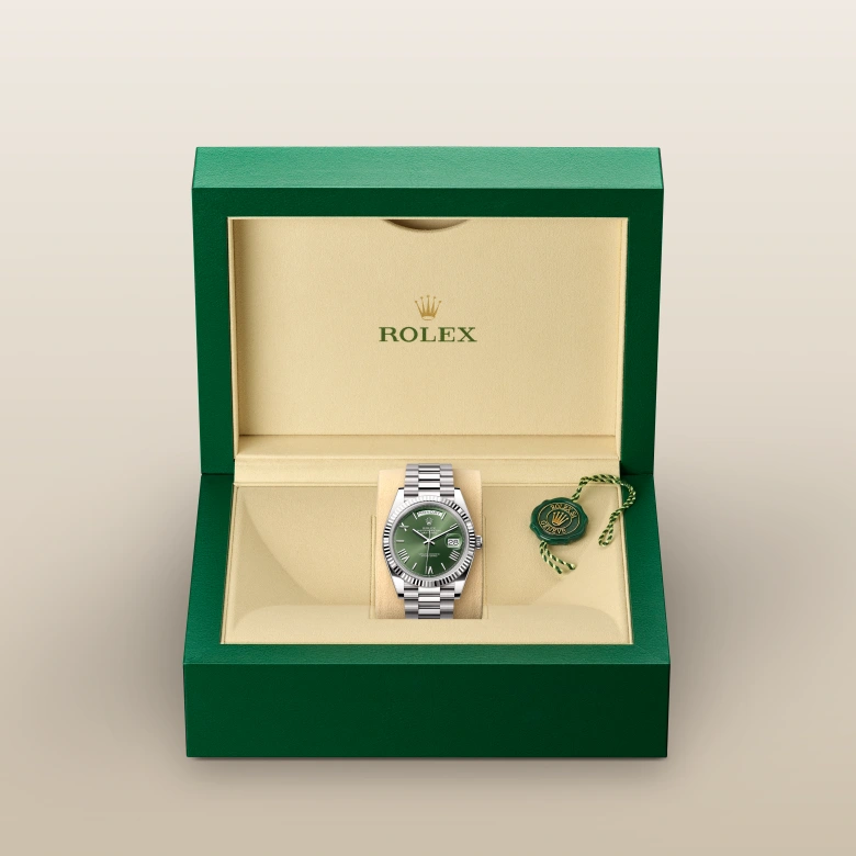 Rolex 
Day-Date 40
Oyster, 40 mm, oro blanco
M228239-0033