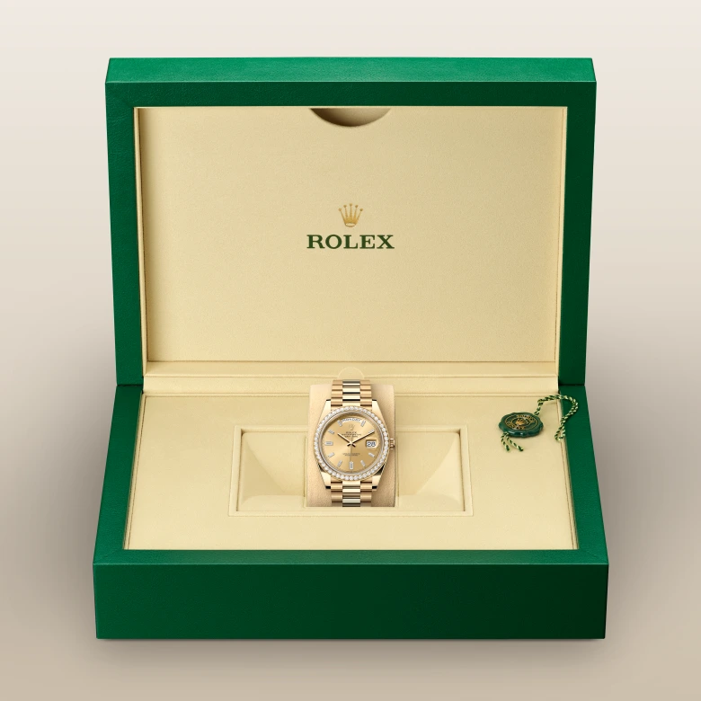 Rolex 
Day-Date 40
Oyster, 40 mm, oro amarillo y diamantes
M228348RBR-0002