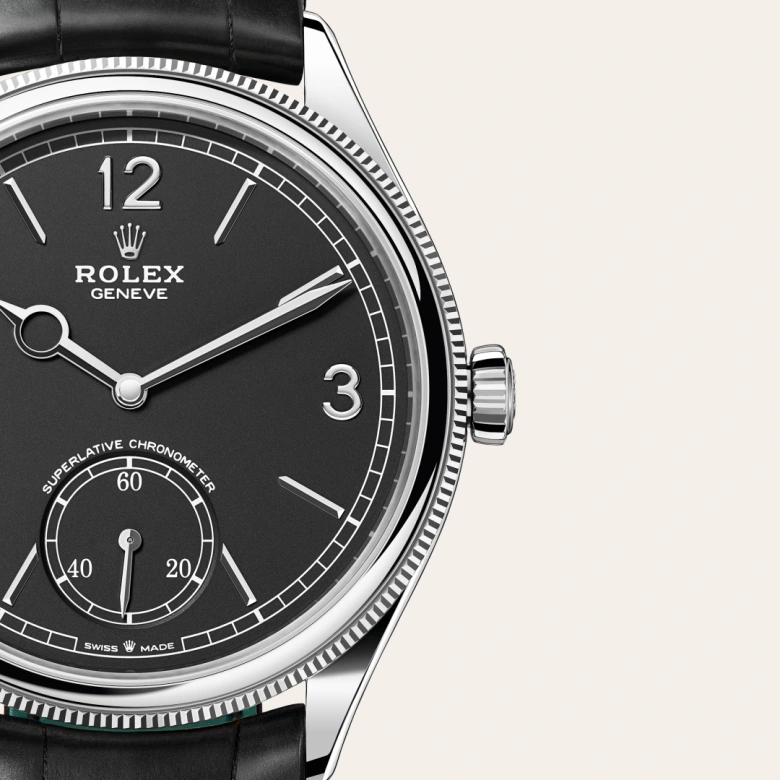 Rolex 
1908
39 mm, oro blanco de 18 quilates, acabado pulido
M52509-0002